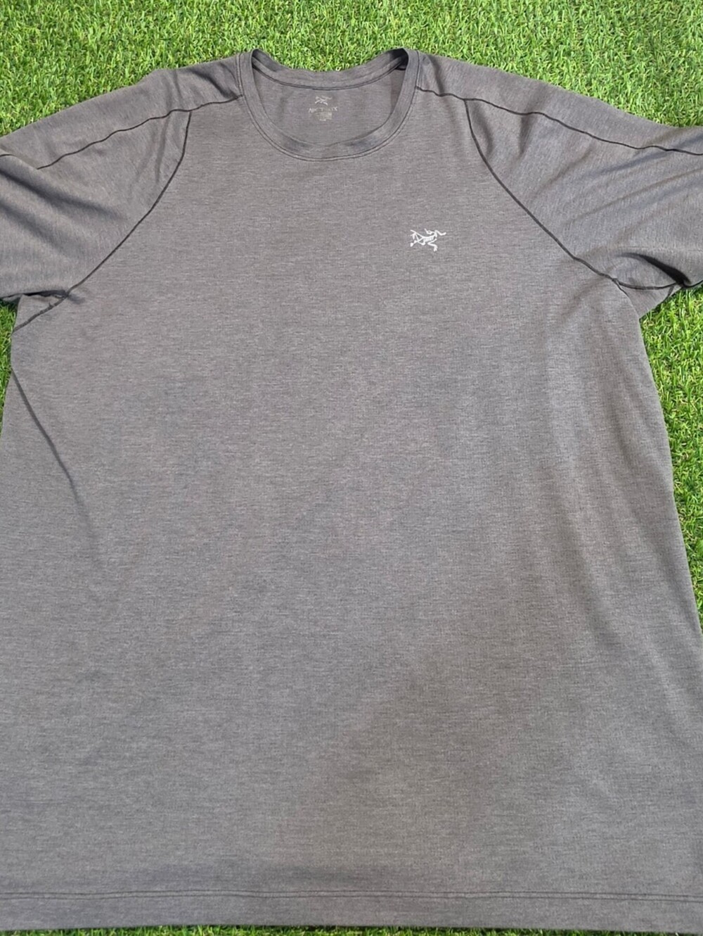 Arc'teryx Men's Gray Short Sleeve Athletic T-Shirt Size XL